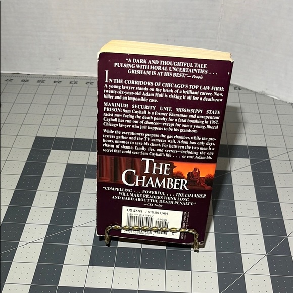 The Chamber by John Grisham Hardcover - Picture 4 of 7